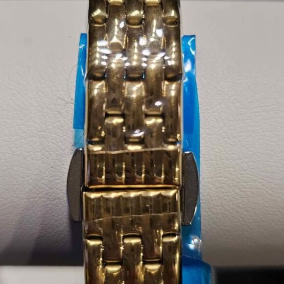 Invicta Womens watch with Crystals on the dial. New in box! - Picture 6 of 6